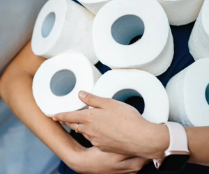 supplying an extensive selection of paper hygiene products to businesses in the UK. We have a wide selection of necessary paper goods, such as paper towels, toilet paper, couch tissue, and kitchen rolls.