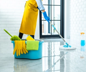 Find all the floor cleaning supplies you require, including laminate floor cleaner, wood floor cleaner, and other floor cleaning products.